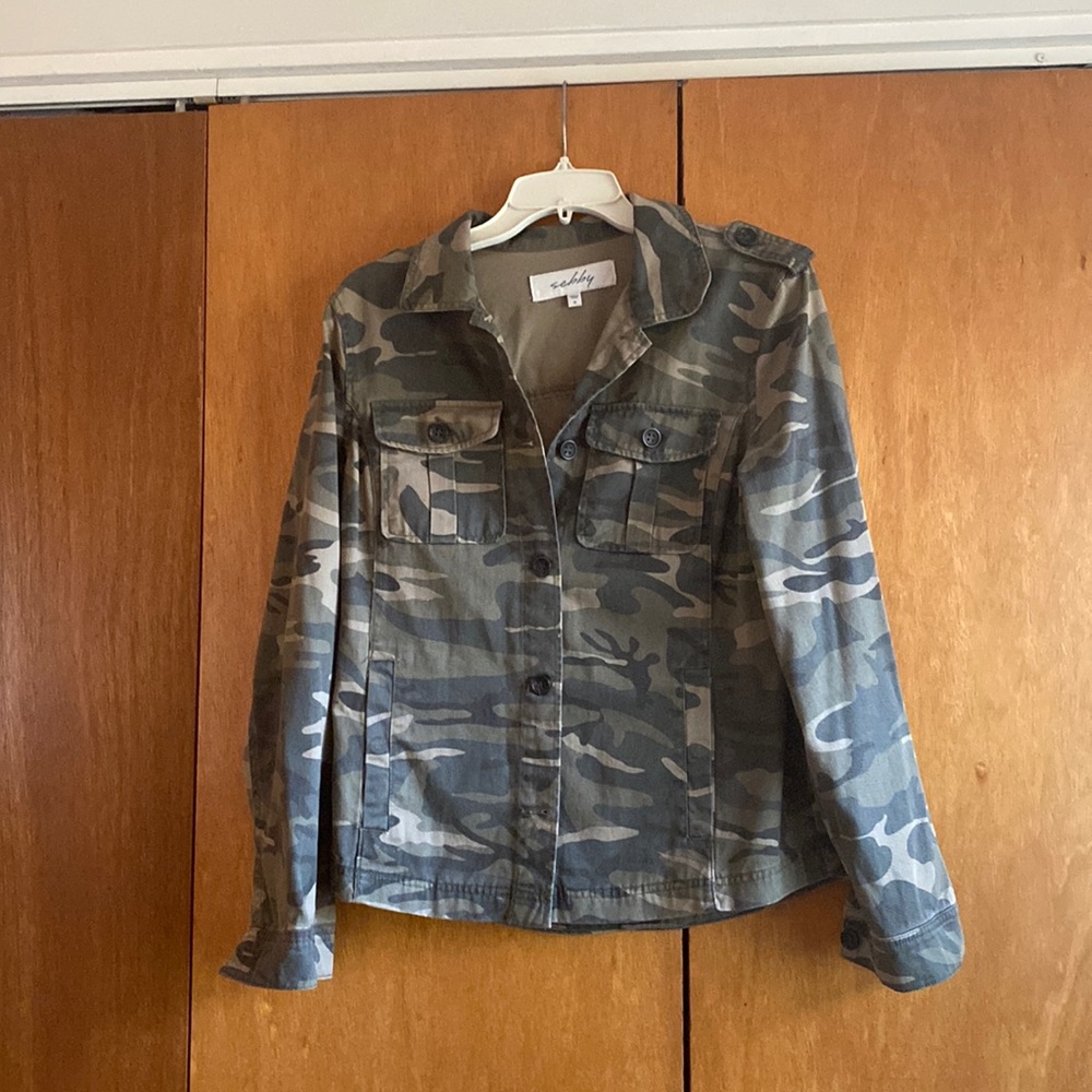 Size M - Camo jacket